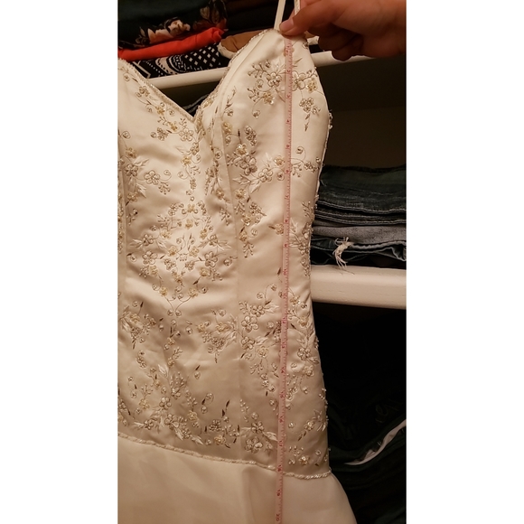 Gorgeous 2be Wedding Dress/Gown - Picture 4 of 7
